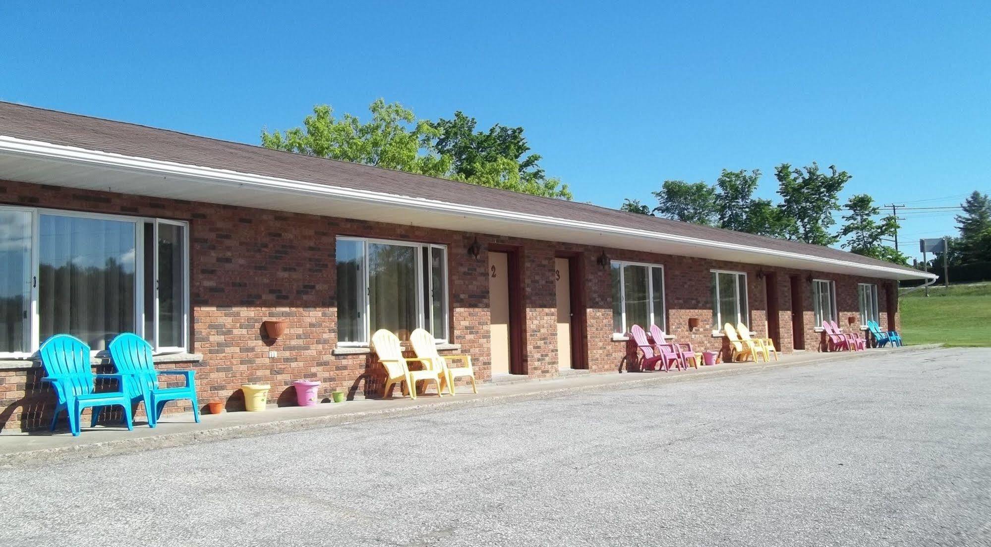 Wayside Motel Manitoulin Manitowaning Eksteriør bilde